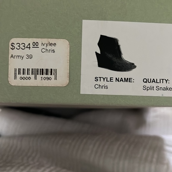 Ivy Lee - Picture 7 of 7